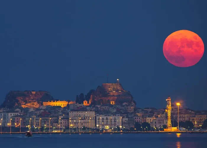 Corfu Poulos Апартаменты *