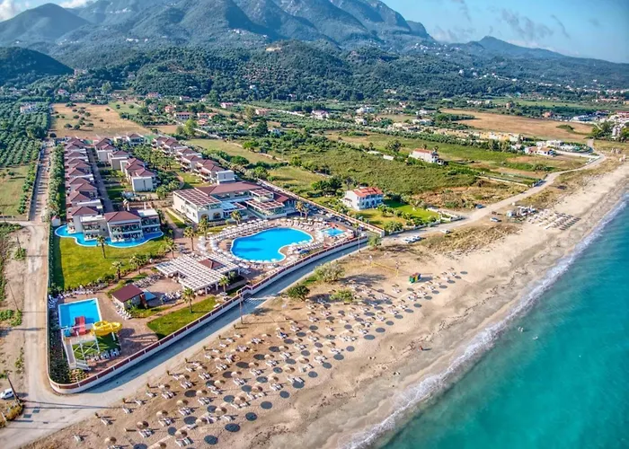Corfu Poulos Апартаменты *