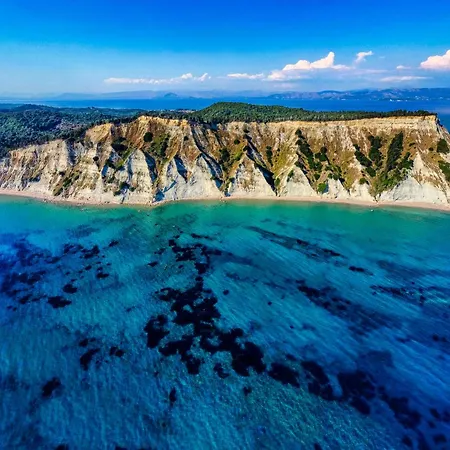 Corfu Poulos * Astrakeri